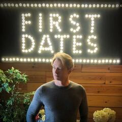 Richard Pena, la voz en off de ‘First Dates’ que aparece en ‘Cuéntame’