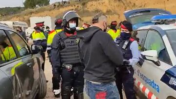 Desalojan tras mas de 40 horas la macrofiesta ilegal de Barcelona