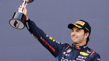 Checo Pérez espera definir su futuro en un mes