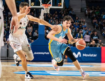 Rubén Dóminguez, con el Movistar Estudiantes ante el Cantabria.