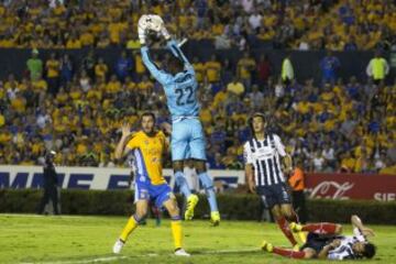 Este fue el ambiente dentro y fuera del campo en el clásico de la 'Sultana del Norte' celebrado este sábado en el Estadio Universitario.