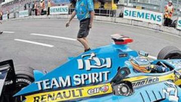 <b>MUY TRANQUILO. </b>Fernando Alonso no se mostró preocupado por la retirada de la pieza de su monoplaza y aspira a realizar una gran carrera, mañana, en Hockenheim.