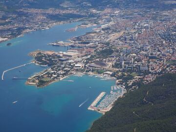 Es casa del Hajduk Split, además de ser usado como multiusos. Se encuentra en la Ciudad de Split, Croacia. 