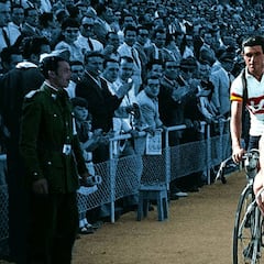 Bernardo Ruiz, su Orihuela natal y los sombreros de paja