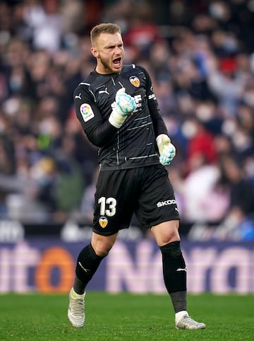 Julio 2019 | Traspaso del Barcelona al Valencia. 