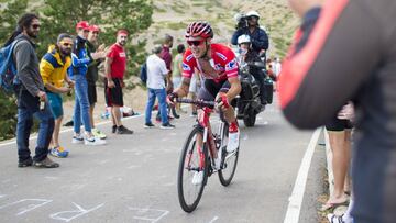 Nicolas Roche rueda en la subida a Javalambre en la quinta etapa de la Vuelta a Espa&ntilde;a.
 