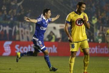 Los azules, dirigidos por Martín Lasarte, superaron por 2-1 a la Universidad de Concepción de Ronald Fuentes. Cristián Suárez y Matías Rodríguez anotaron para los azules. El descuento lo marcó Fernando Manríquez.