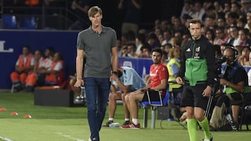 Leo Franco, entrenador del Huesca.