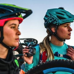 El viaje de dos amigas en MTB a través de la vida y la muerte