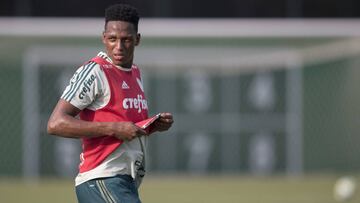 Palmeiras: "No hay una oferta oficial del Barça por Yerry Mina"