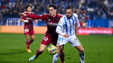 LEGANES, SPAIN - DECEMBER 19: Jorge Miramon of CD Leganes battle for the ball with Gaizka Larrazabal of Real Zaragoza during  La Liga SmartBank match between CD Leganes and Real Zaragoza at Estadio Municipal de Butarque on December 19, 2022 in Leganes, Spain. (Photo by Quality Sport Images/Getty Images)