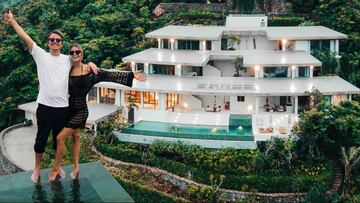 Jon Olsson y su mujer ante una macromansión en Lombok, Indonesia
