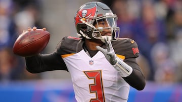 EAST RUTHERFORD, NJ - NOVEMBER 18: Quarterback Jameis Winston #3 of the Tampa Bay Buccaneers looks to pass against the New York Giants during the fourth quarter at MetLife Stadium on November 18, 2018 in East Rutherford, New Jersey. The New York Giants won 38-35.   Elsa/Getty Images/AFP
 == FOR NEWSPAPERS, INTERNET, TELCOS &amp; TELEVISION USE ONLY ==