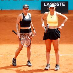 Badosa también se despide de Madrid en el dobles