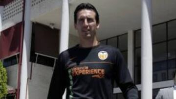 <b>OPTIMISTA. </b>Emery sale de la Ciudad Deportiva de Paterna.