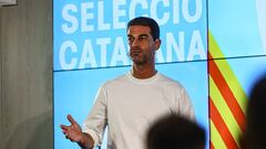 El seleccionador catal&aacute;n, Gerard L&oacute;pez, durante el anuncio de los convocados para el partido contra Jamaica.