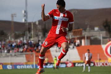 En el año 2012 fue el protagonista de tres goles con la UC.Su último club fue Deportes Concepción.