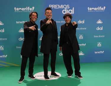 Café Quijano, ante los medios en la alfombra verde de los Premios Dial.