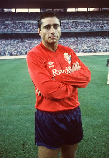 Robinson signed for LaLiga club Osasuna in 1987. He had on several occasions told an amusing ancecdote of how he spent an hour looking for Osasuna on a map.