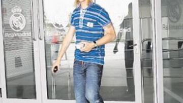 <b>CAPITÁN DE GUARDIA. </b>Guti representó a los jugadores que quedaban en la reunión de Valdebebas.