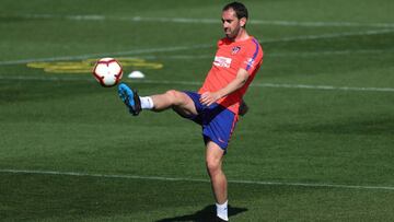 Godín da el susto en el entrenamiento