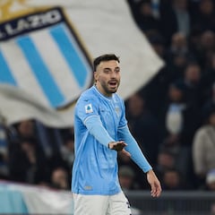 El zaguero blanco que se ha consagrado lejos del Santiago Bernabéu