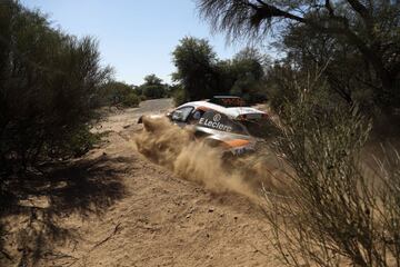 Decimotercera etapa entre San Juan y Córdoba. El piloto francés Eric Bernard con Buggy.