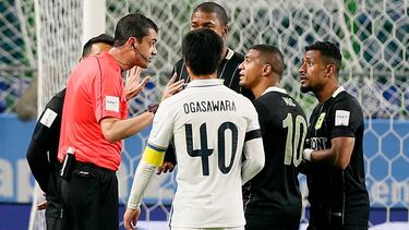 La tecnología en el fútbol no logra cerrar los debates