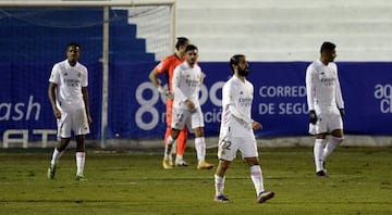 El Real Madrid perdió en casa del Alcoyano por 2-1 con una actuación muy discutible de varios jugadores, en un encuentro en el que un Segunda B llevó al límite a los de Zidane y terminó venciendo.