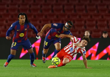 Algo pasa con Julián