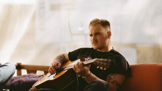 MAGA followers are not going to like country star Zach Bryan's new song: “And ICE is gonna come bust down your door” - AS USA
