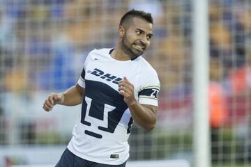 El jugador chileno ya venía a la baja de Santos y en Pumas se desplomó.