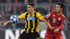AEK&#039;s Argentine forward Ezequiel Ponce (L) and Bayern Munich&#039;s German defender Mats Hummels vie for the ball during the UEFA Champions League Group E football match Bayern Munich v AEK Athens FC in Munich, southern Germany, on November 7, 2018. 