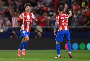 1-2. Antoine Griezmann celebra el primer gol.