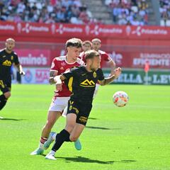 Víctor Narro recupera el brillo y la sonrisa en el Atlético Baleares