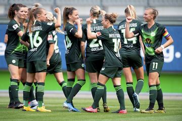 El Wolfsburgo no ha perdido la forma durante esta cuarentena por la pandemia. El equipo alemán abrió el regreso de la Bundesliga, primera de las grandes Ligas europeas que se reanuda en esta categoría, con una goleada por 4-0 ante el Colonia. Una victoria de confianza para seguir remando en solitario hasta el título liguero.