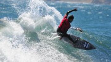 Cristi&aacute;n Merello se perfila como candidato para quedarse con la tercera fecha del circuito nacional de Surf, disputada en Puertecillo. 