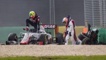 Esteban Guti&eacute;rrez se baja del Haas tras el accidente con Alonso.