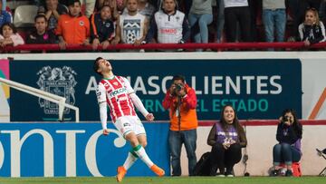 Necaxa golea a Rayados e hila su quinto partido sin derrota