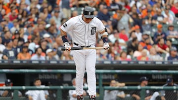 Detroit Tigers&#039; Miguel Cabrera reacts to flying out against the Chicago White Sox in the fourth inning of a baseball game in Detroit, Saturday, June 3, 2017. (AP Photo/Paul Sancya)