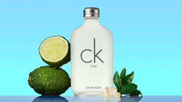 CK One, de Calvin Klein, es una de las mejores colonias de hombre para verano.