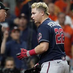 How much money do MLB umpires make per game at the World Series?