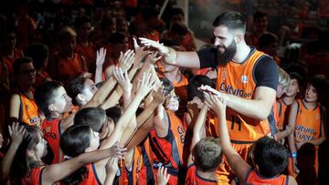 GRAF587. VALENCIA, 23/09/2018.- El pívot del Valencia Basket Bojan Dubljevic, durante el acto de presentación de los equipos del club valenciano esta tarde en el pabellón Fuente San Luis. EFE/Kai Försterling