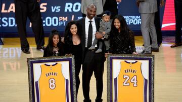 El 18 de diciembre de 2017 Lakers realizó un emotivo homenaje para retirar los dos dorsales que utilizó Kobe durante su carrera. Este domingo falleció en un accidente aéreo.
