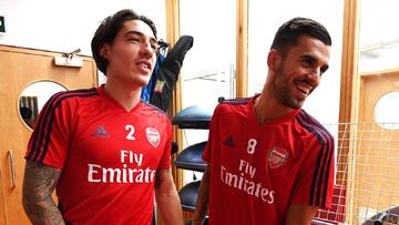 Bellerín y Ceballos, compañeros en el Arsenal