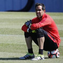 Marcelo Ríos respaldó a Claudio Bravo en su estilo