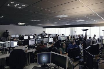 Oficinas de Mercury Steam en la actualidad. El estudio se ubicaba en sus inicios en un chalé sin aire acondicionado y luego se trasladó a una localización más acogedora en la calle Manuel Becerra de Madrid. Actualmente, el equipo trabaja desde sus oficinas ubicadas en San Sebastián de los Reyes (Madrid).