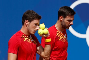 Caen eliminados en el cuadro dobles ante los australianos Ebden y Peers por 6-2 y 6-5. España dice adiós a la final soñada entre la pareja que ha caído ahora mismo y la que juega a continuación: Rafael Nadal y Carlos Alcaraz.