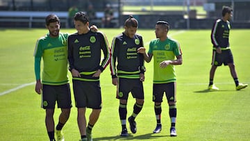 Chivas buscaría repatriar a Carlos Vela y Héctor Moreno