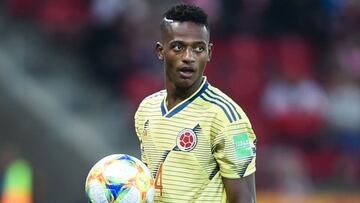 Anderson Arroyo en un partido de la Selecci&oacute;n Colombia Sub 20